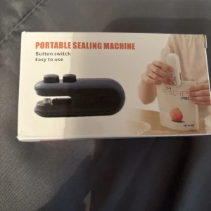 Mini Beutelversiegelung, Hand-Heißvakuumierer, 2 in 1 Versiegelung und Cutter mit L...-